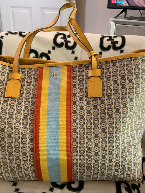 Tory Burch Handbags - Tory Burch Gemini Link Canvas Tote